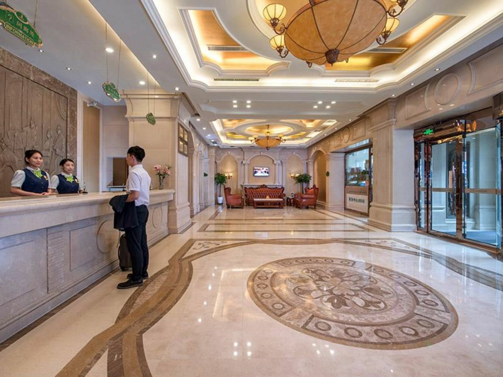 Vienna International Hotel Shenyang Railway Station Ngoại thất bức ảnh